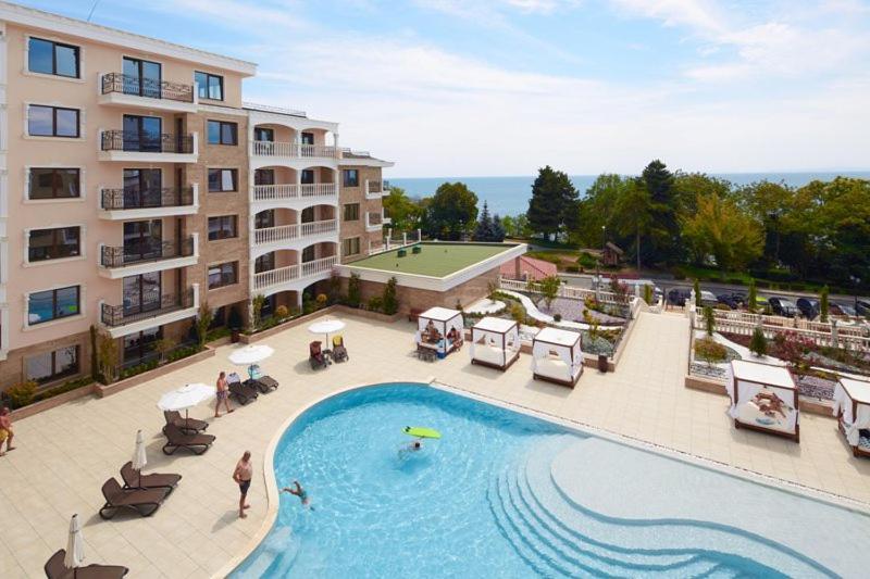 Valencia Gardens Deluxe דירה נסבר