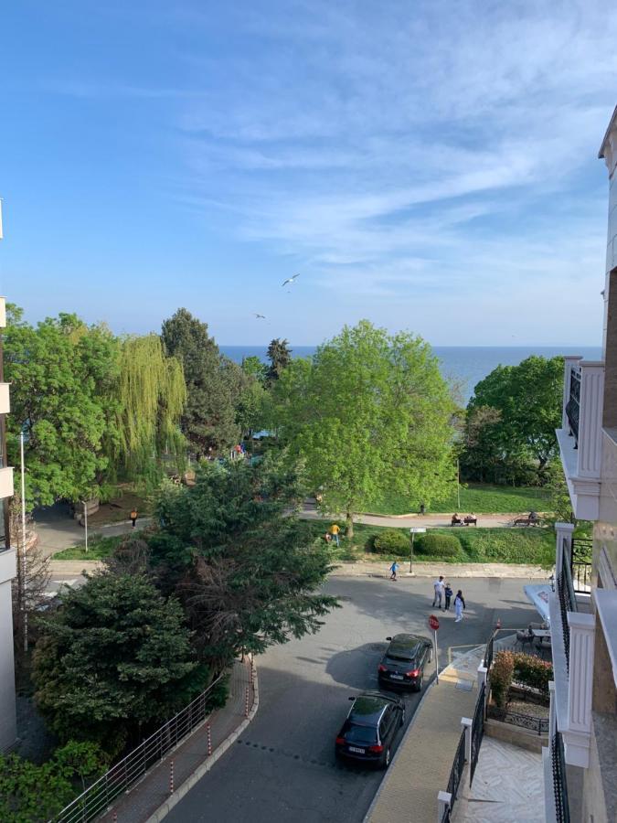Valencia Gardens Deluxe דירה נסבר