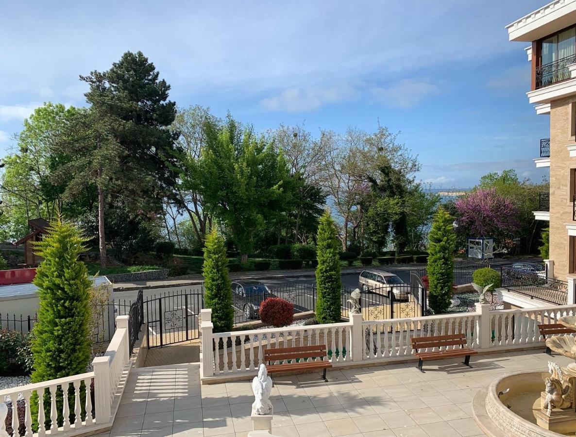 Valencia Gardens Deluxe נסבר