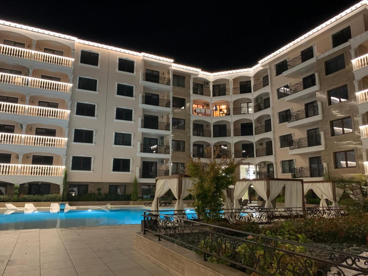 Valencia Gardens Deluxe דירה נסבר