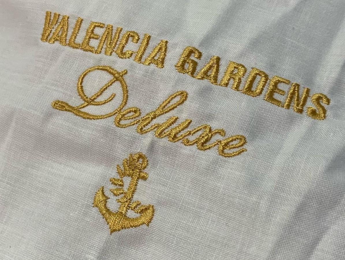Valencia Gardens Deluxe דירה נסבר
