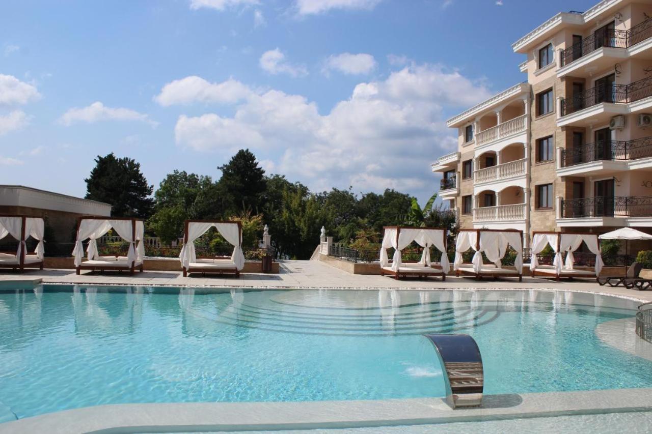 Valencia Gardens Deluxe דירה נסבר