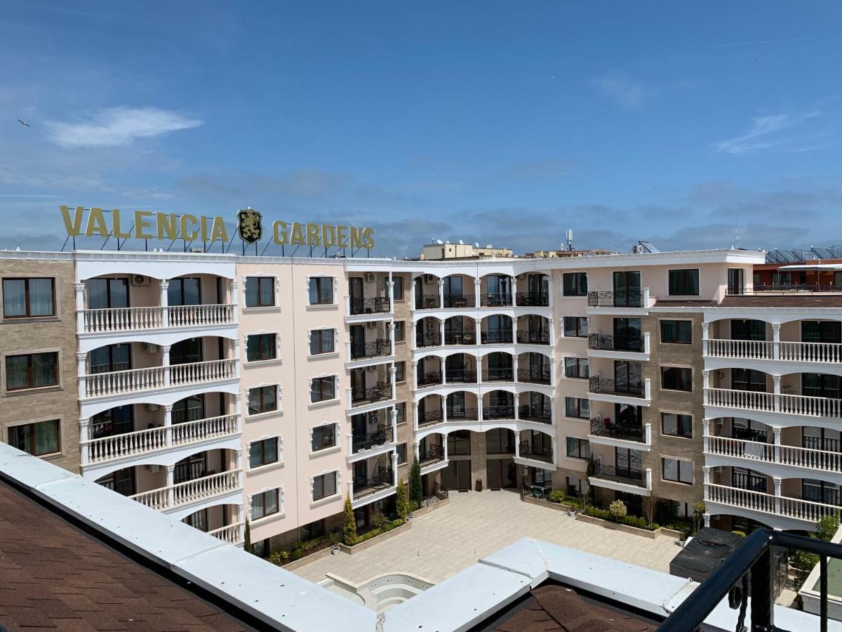 Valencia Gardens Deluxe נסבר